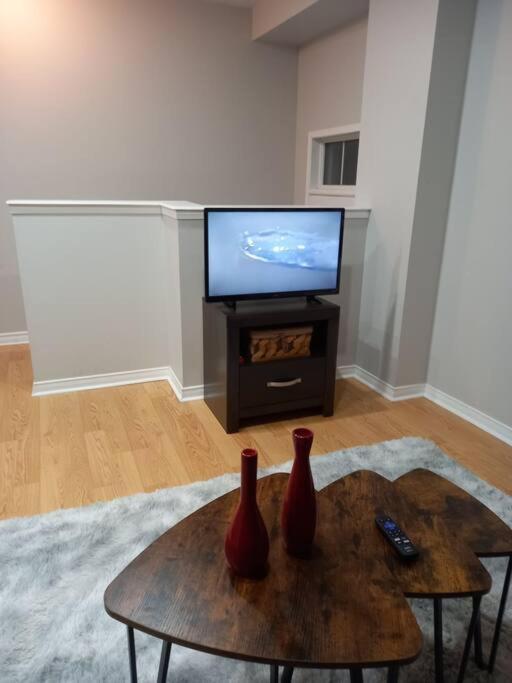 Adorable Private Suite In Ajax, Unique 2 Story Kültér fotó