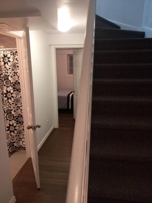 Adorable Private Suite In Ajax, Unique 2 Story Kültér fotó