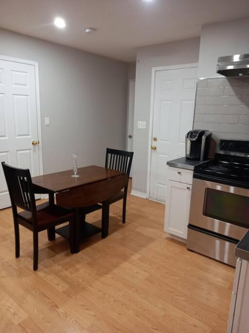 Adorable Private Suite In Ajax, Unique 2 Story Kültér fotó
