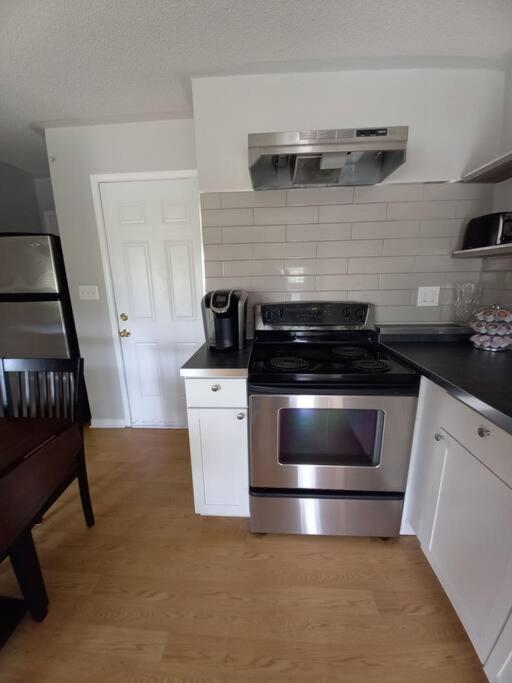 Adorable Private Suite In Ajax, Unique 2 Story Kültér fotó